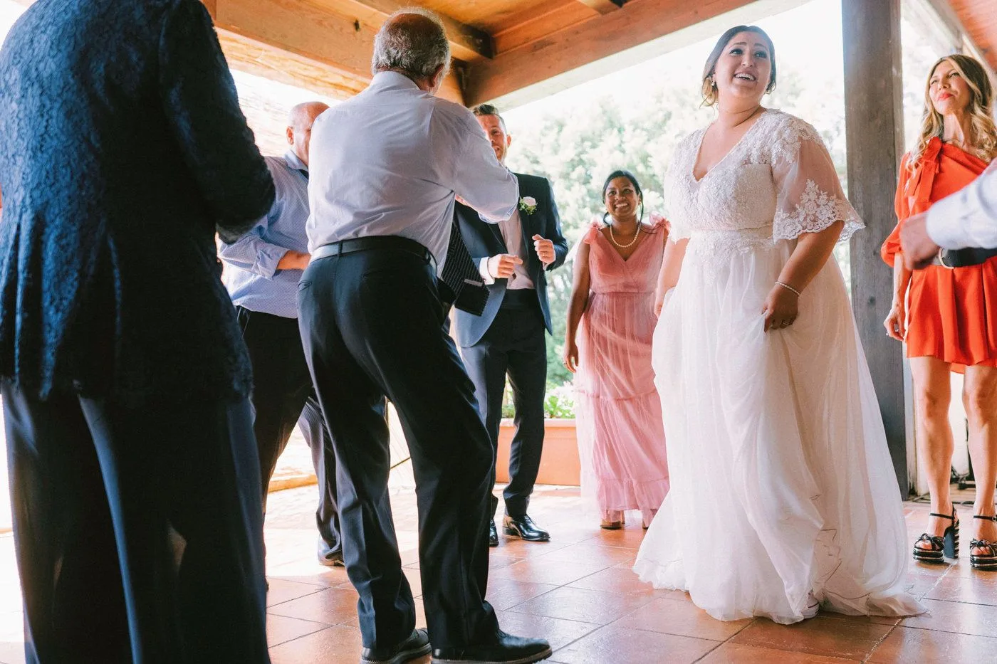 Primi raggi di sole di un grande amore alla fattoria il Borghetto. · foto 53